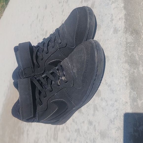 Boys Nike - Picture 4 of 4